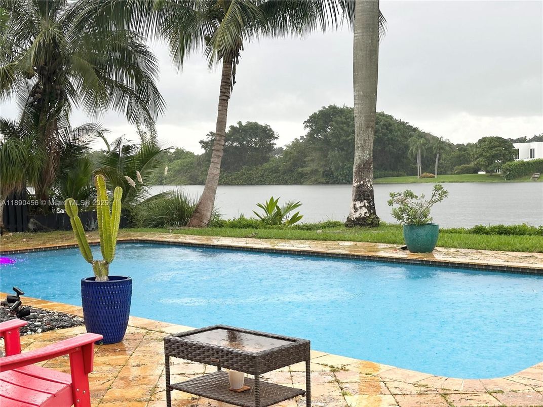 Exterior, Pool, Water