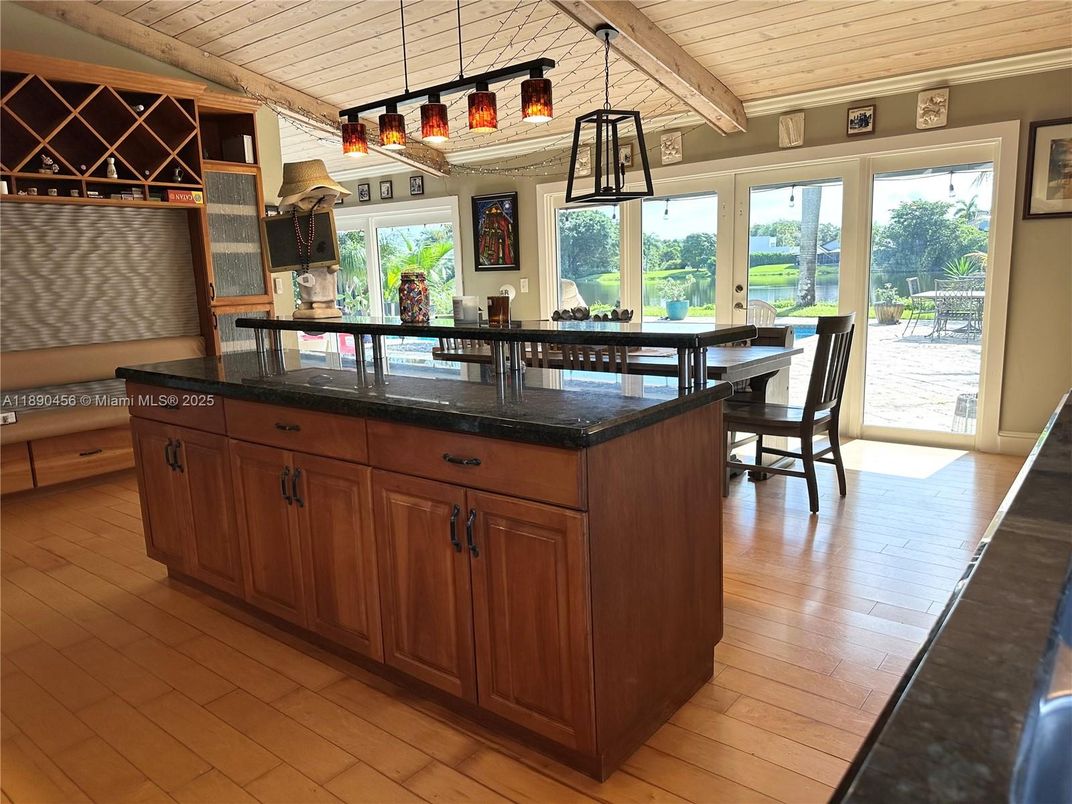 Dining room, Interior, Kitchen, Pendant Lights, Wooden Beams, Wooden Ceilings, Wood Texture Flooring