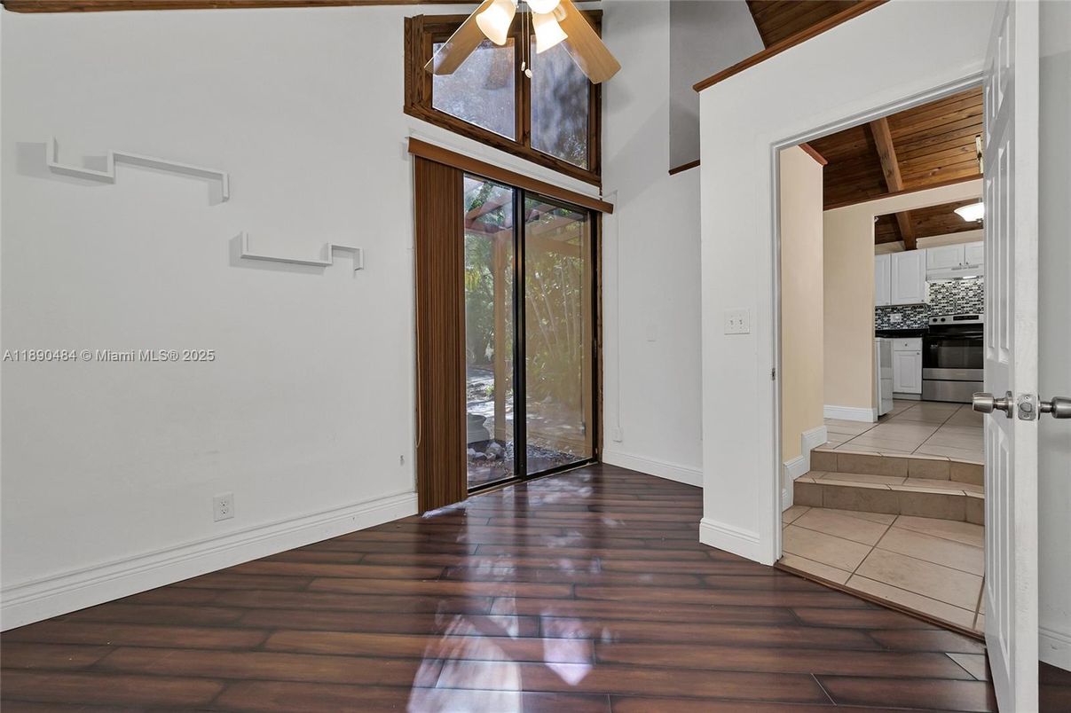 Empty room, Interior, Kitchen, Wooden Ceilings, Wood Texture Flooring