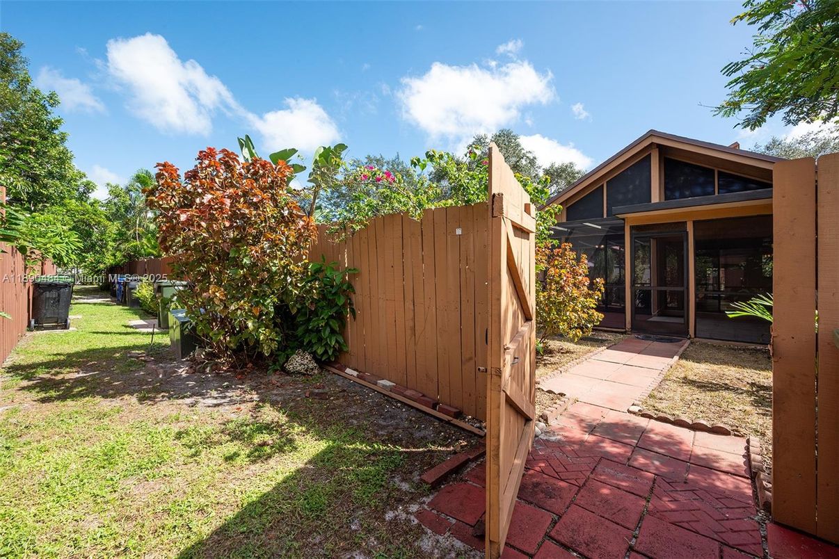 Backyard, Exterior