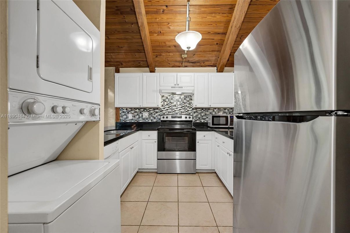 Interior, Kitchen, Stainless Steel Appliances, Washer, Wooden Beams, Wooden Ceilings