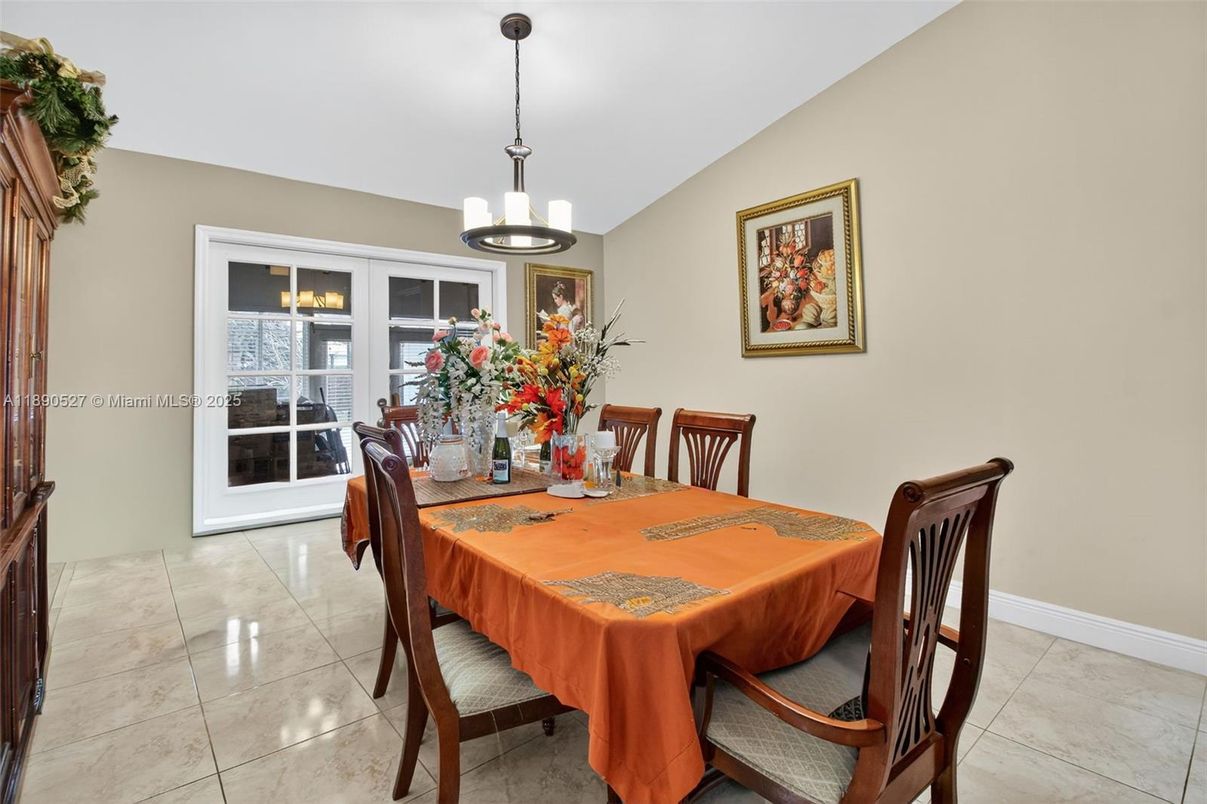 Dining room, Interior, Pendant Lights