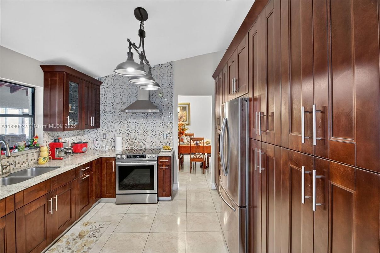 Interior, Kitchen, Pendant Lights, Stainless Steel Appliances