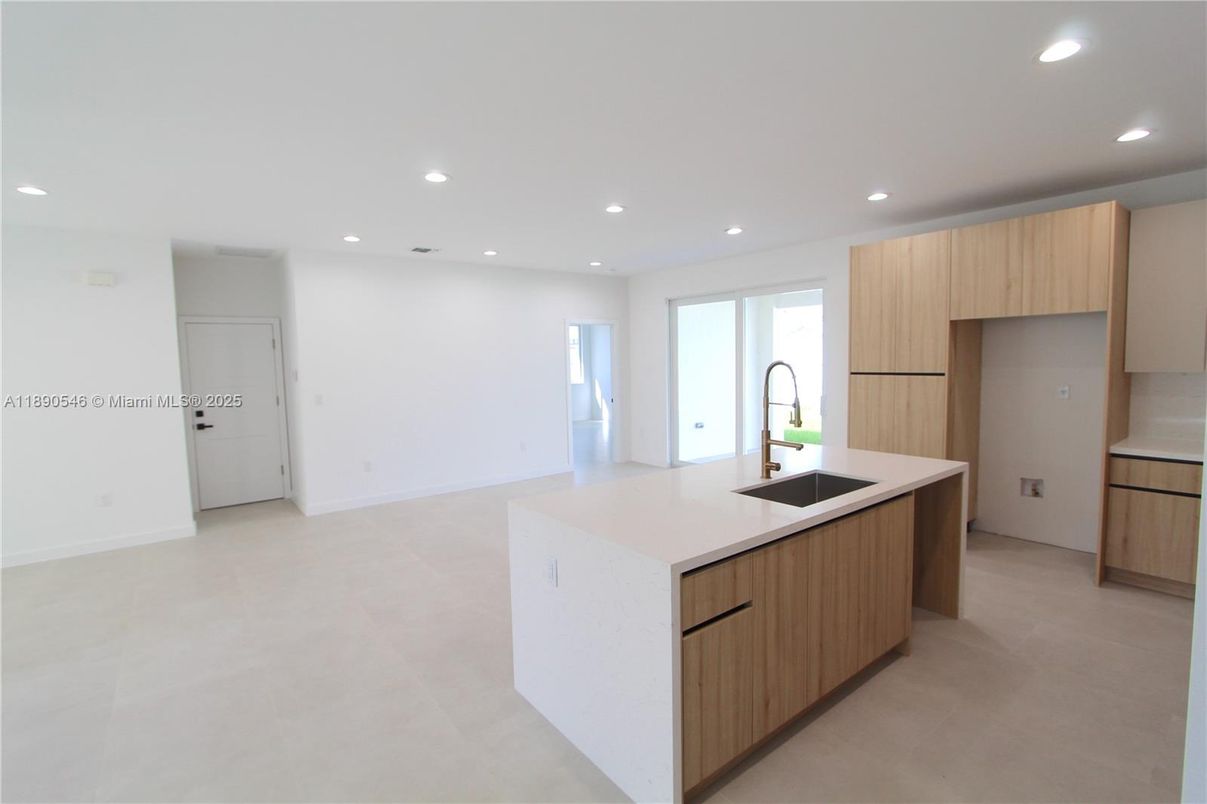 Empty room, Interior, Kitchen, Recessed Lighting