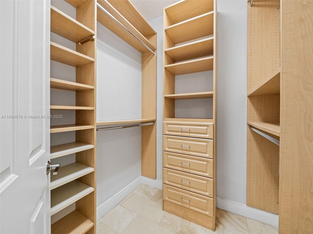 Interior, Walk-in Closets