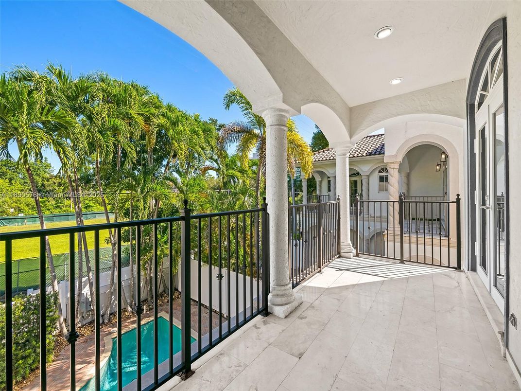 Exterior, Recessed Lighting