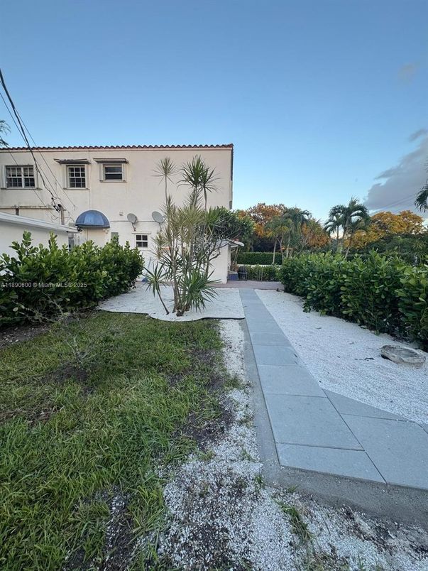 Backyard, Exterior