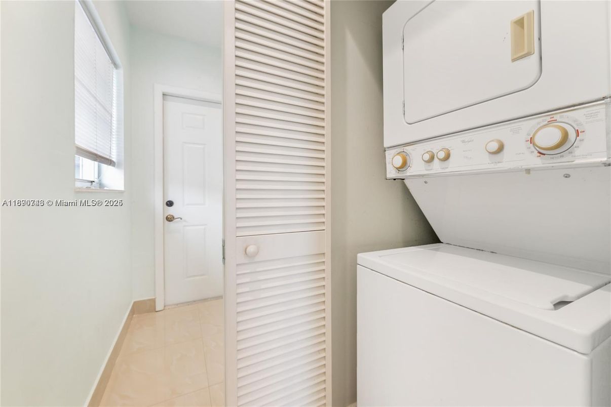 Interior, Utility Closets, Washer