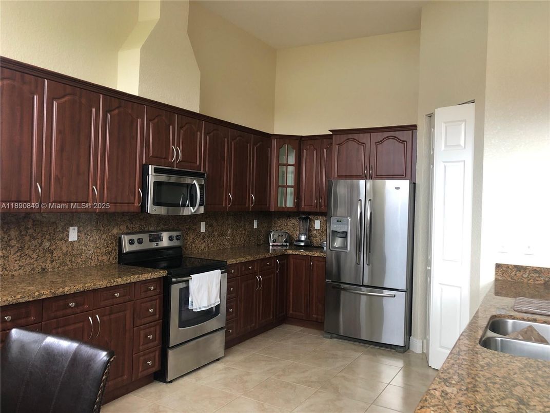 Interior, Kitchen, Stainless Steel Appliances