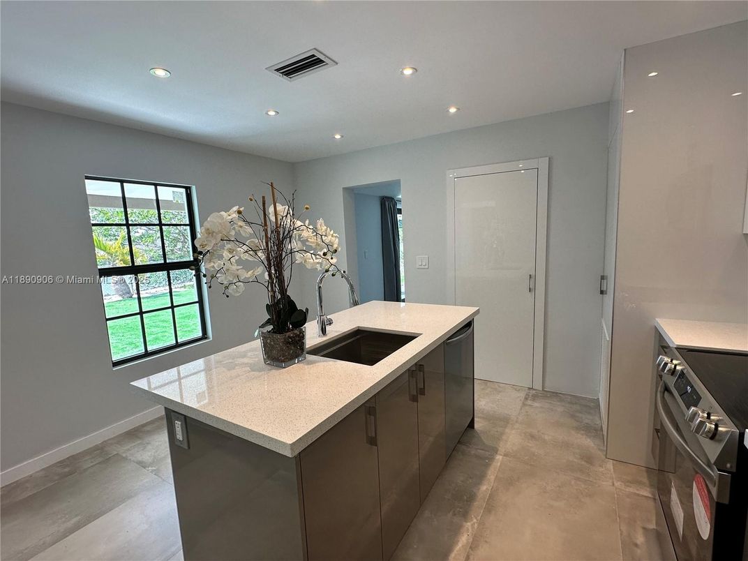 Interior, Kitchen, Recessed Lighting