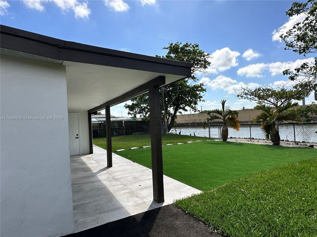 Backyard, Exterior, Water