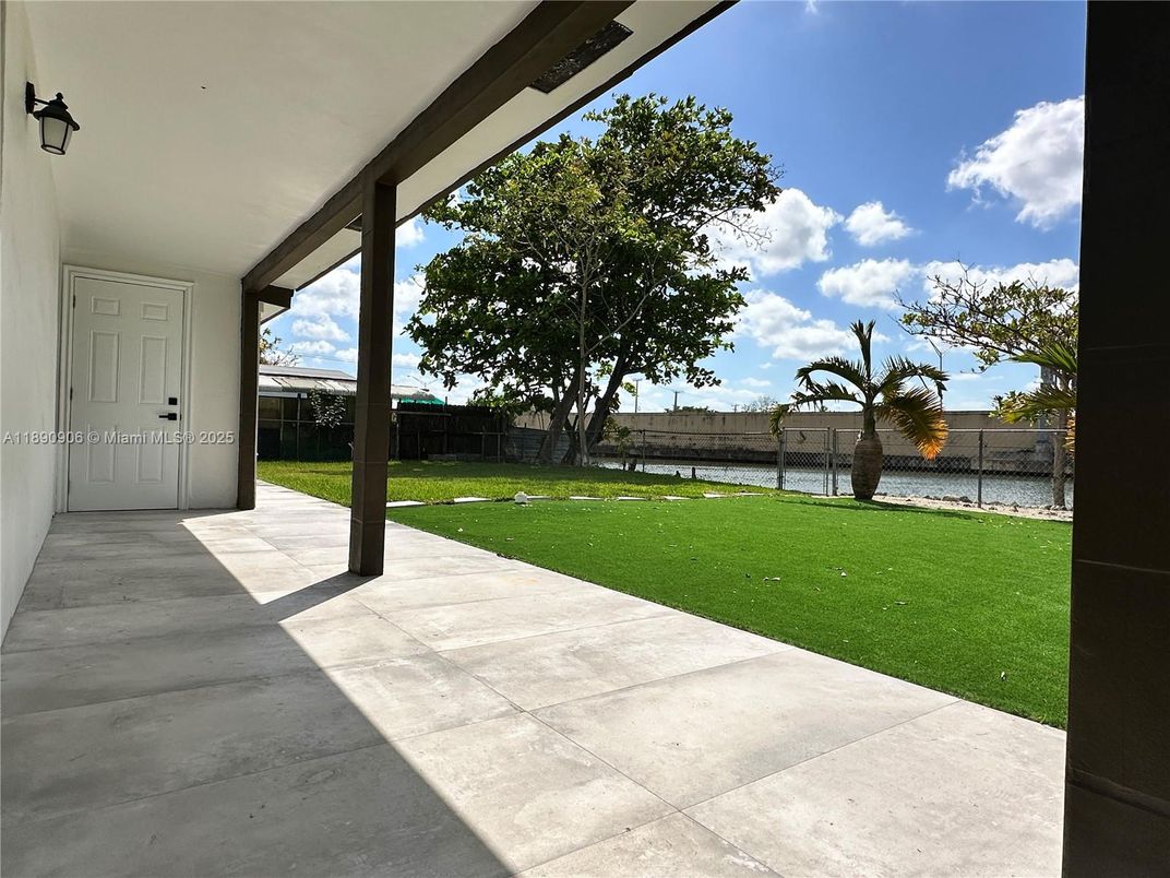 Backyard, Exterior, Water