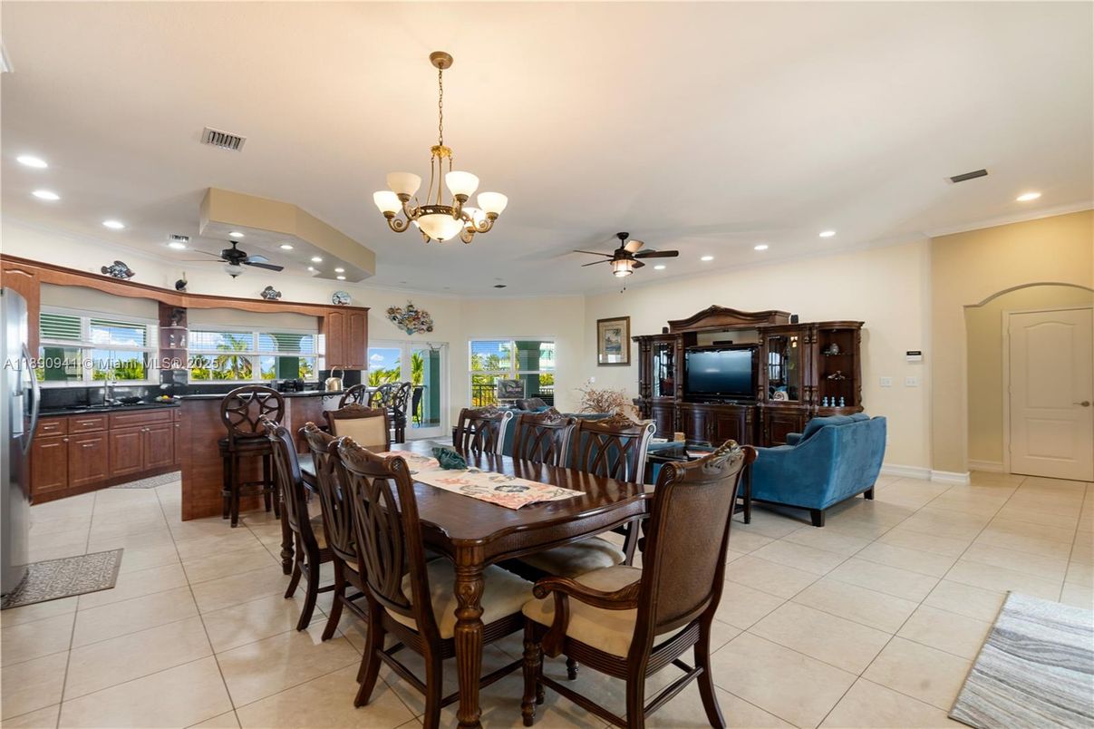 Chandelier, Dining room, Interior, Living room, Recessed Lighting