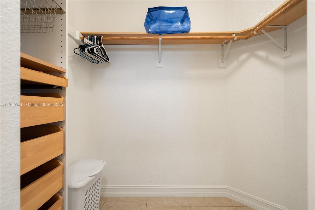 Interior, Walk-in Closets