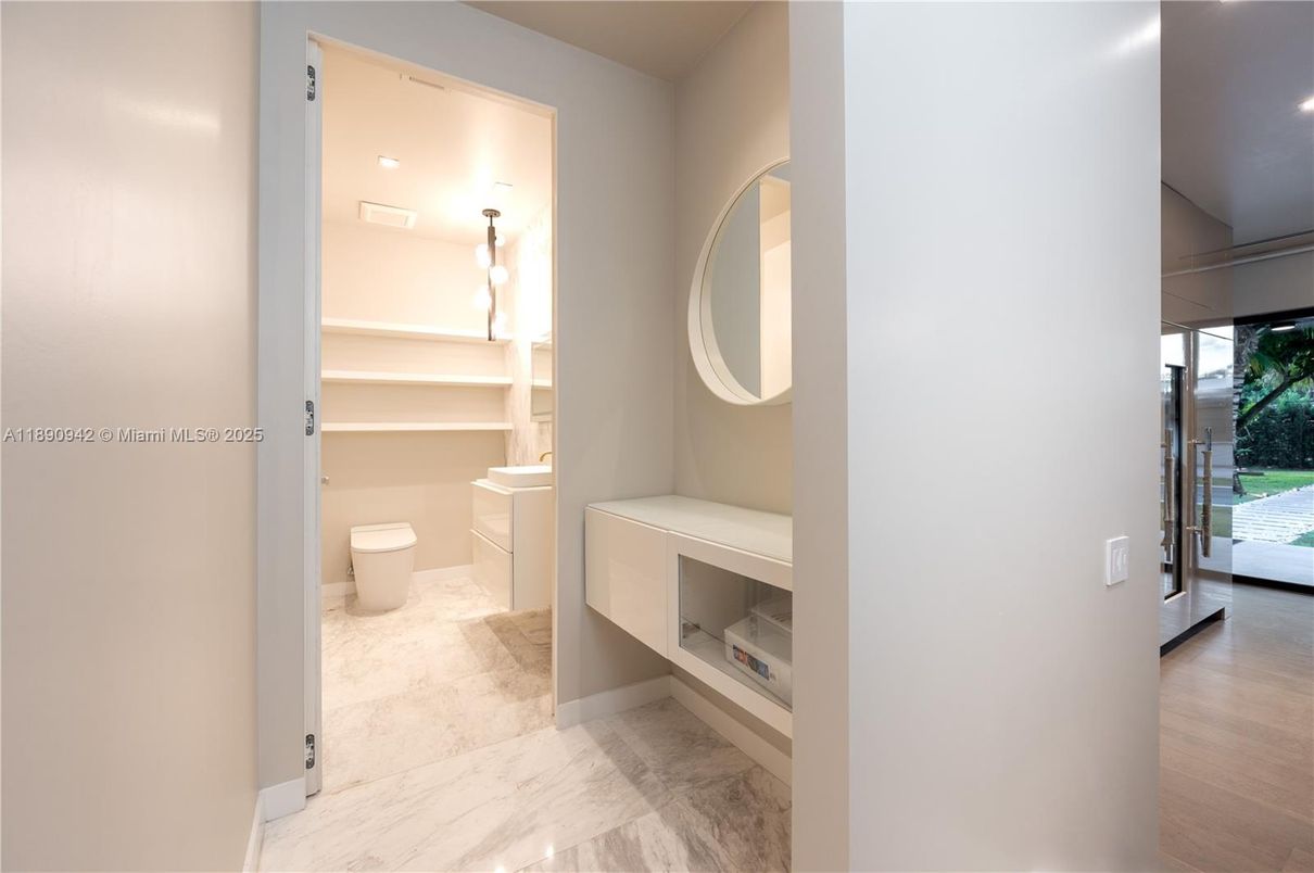 Bathroom, Interior, Marble, Recessed Lighting