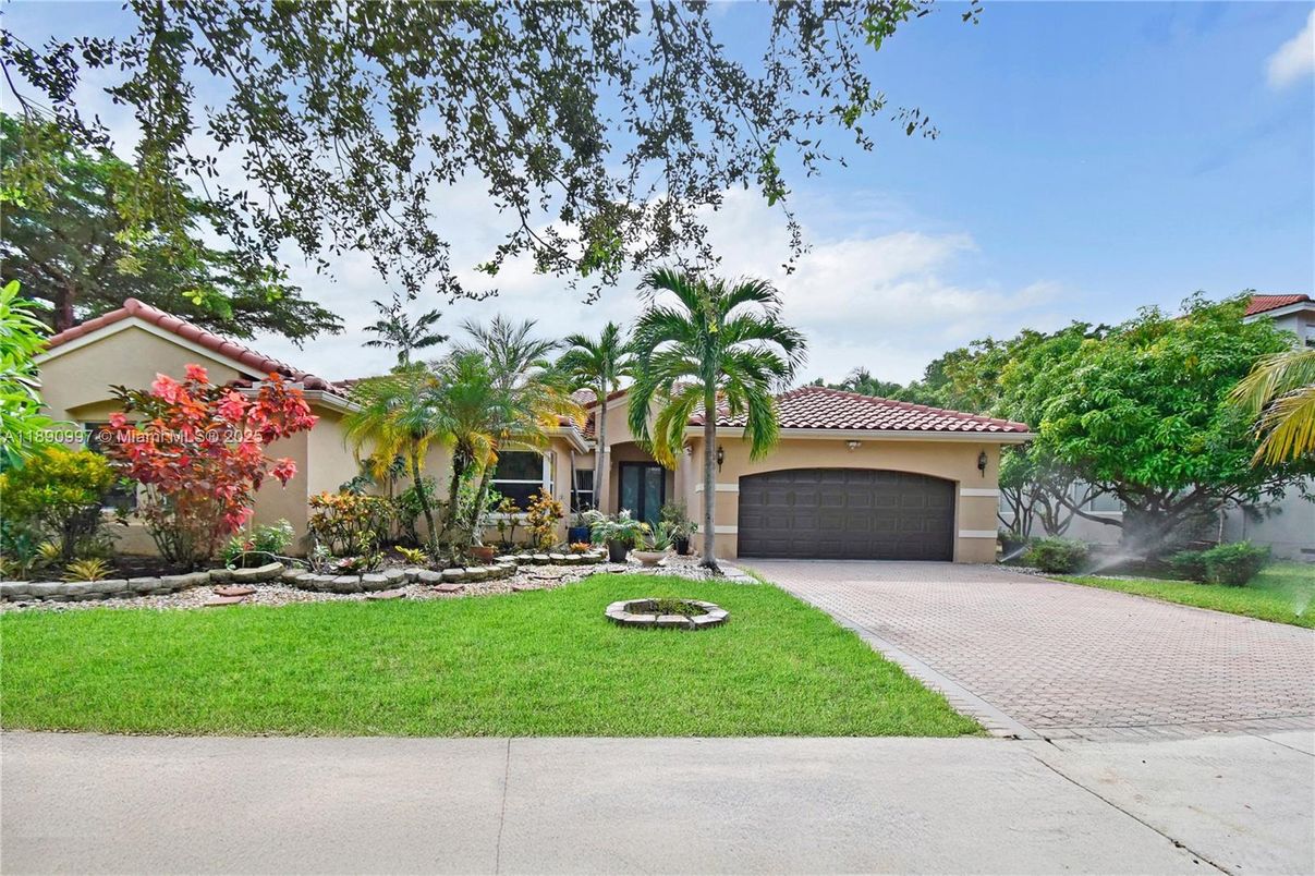 Attached, Backyard, Exterior, Facade, Mediterranean