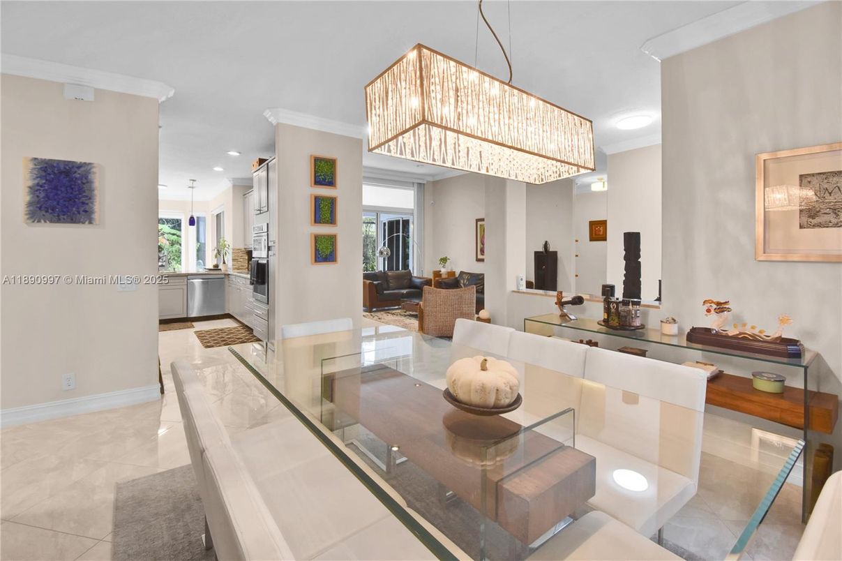 Chandelier, Dining room, Interior, Living room, Recessed Lighting