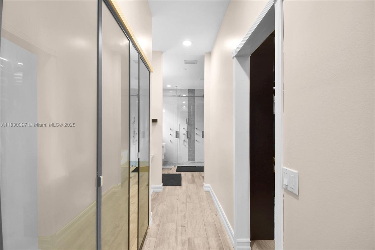 Interior, Recessed Lighting, Wood Texture Flooring