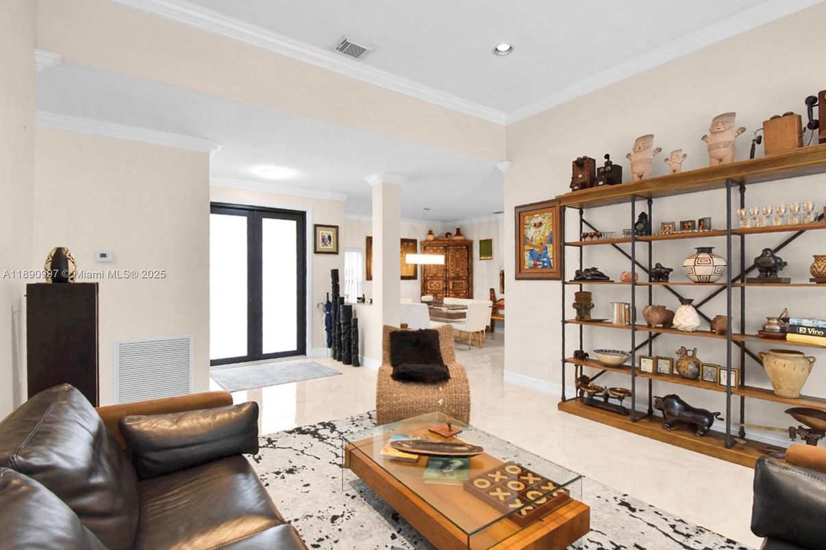 Interior, Living room, Pendant Lights, Recessed Lighting