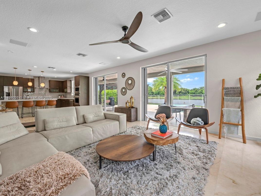 Dining room, Interior, Kitchen, Living room, Pendant Lights, Recessed Lighting, Stainless Steel Appliances