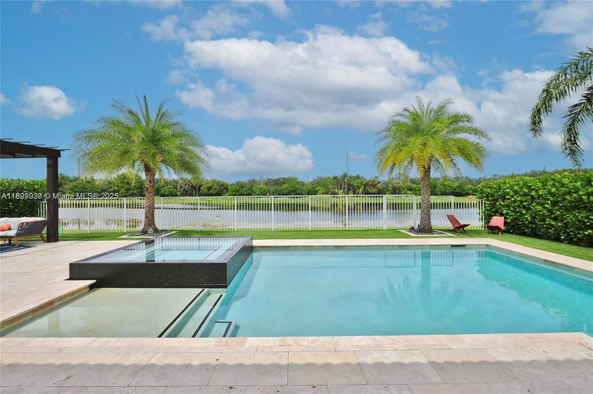 Exterior, Pool, Water