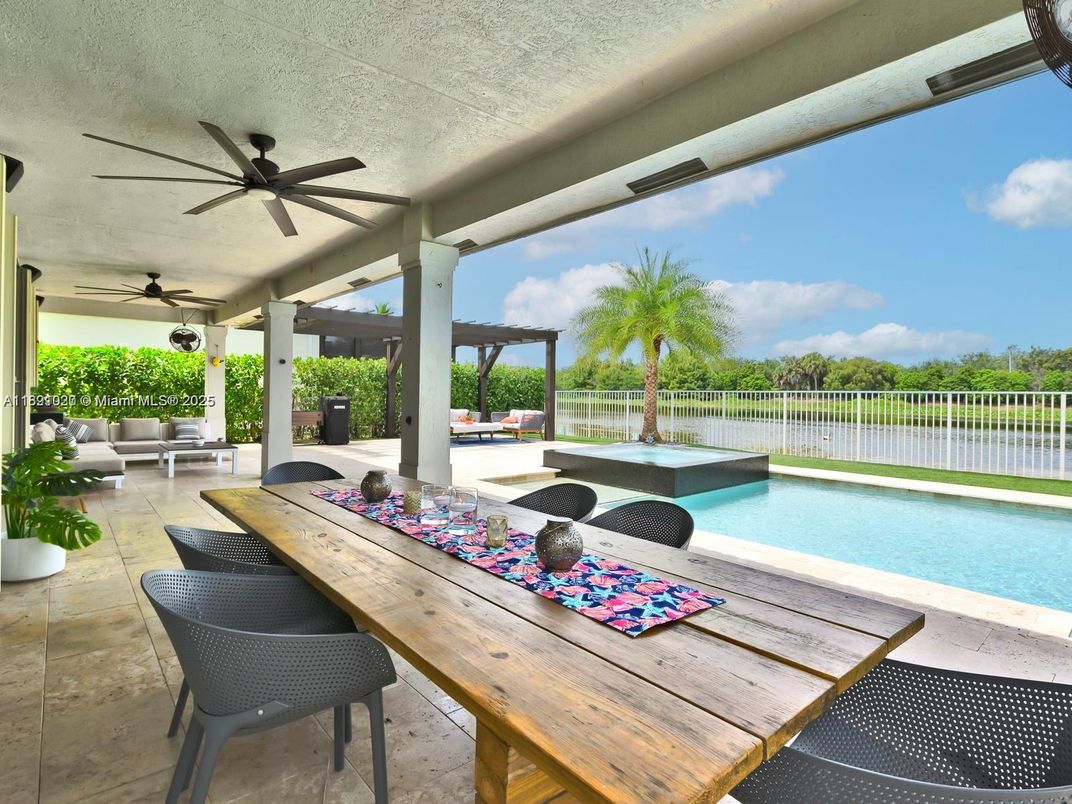 Exterior, Pool, Water