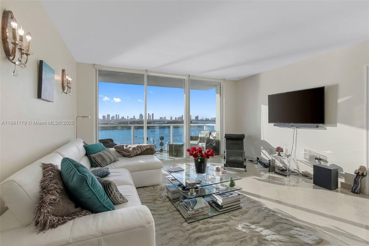 Interior, Living room, Water