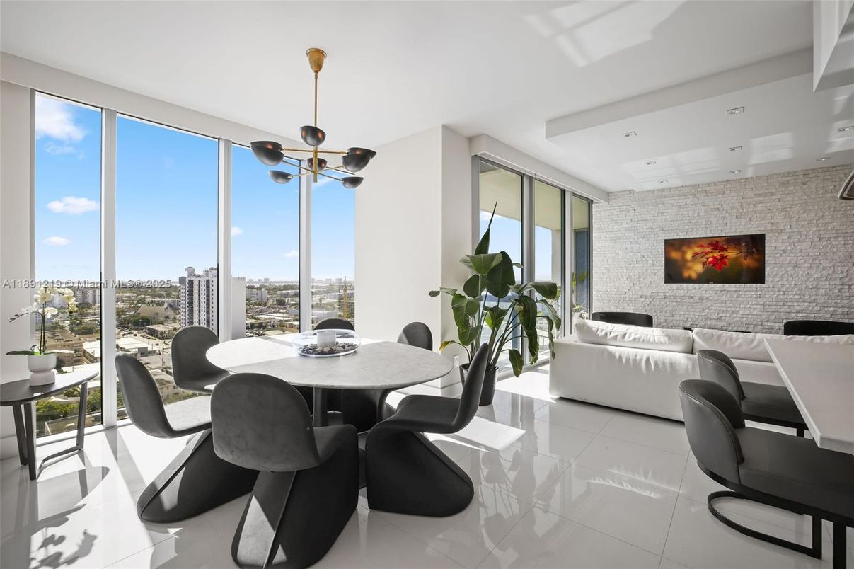 Dining room, Interior, Living room, Pendant Lights