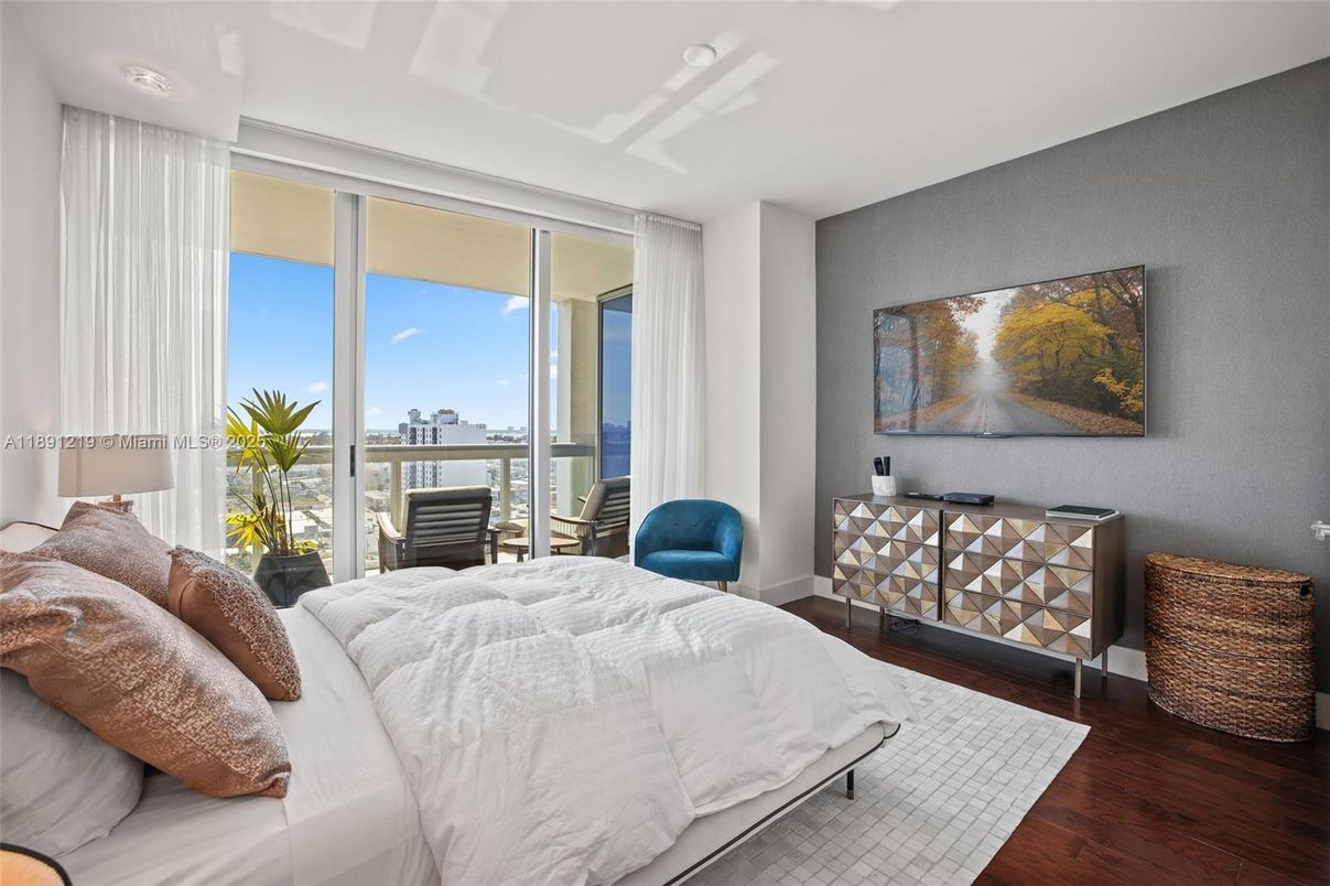 Bedroom, Interior, Water, Wood Texture Flooring