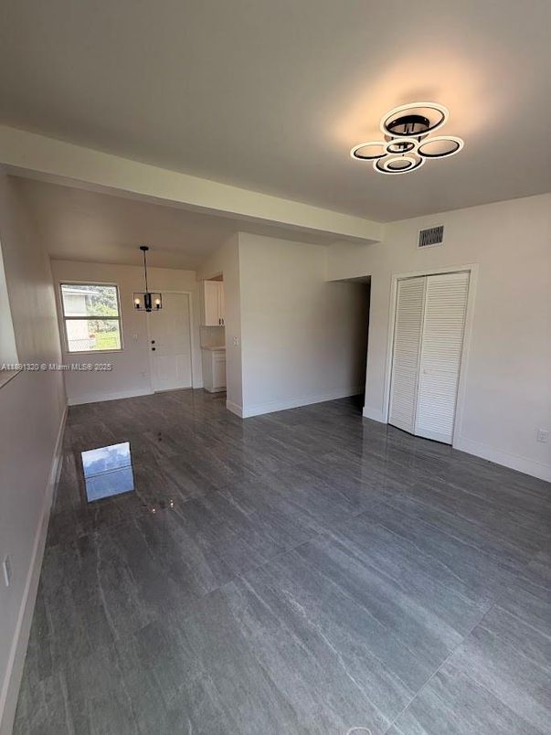 Empty room, Interior, Pendant Lights