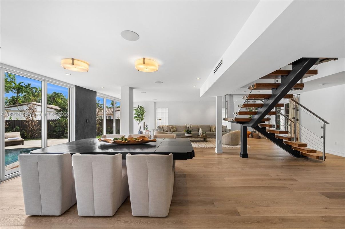 Dining room, Interior, Living room, Recessed Lighting, Wood Texture Flooring