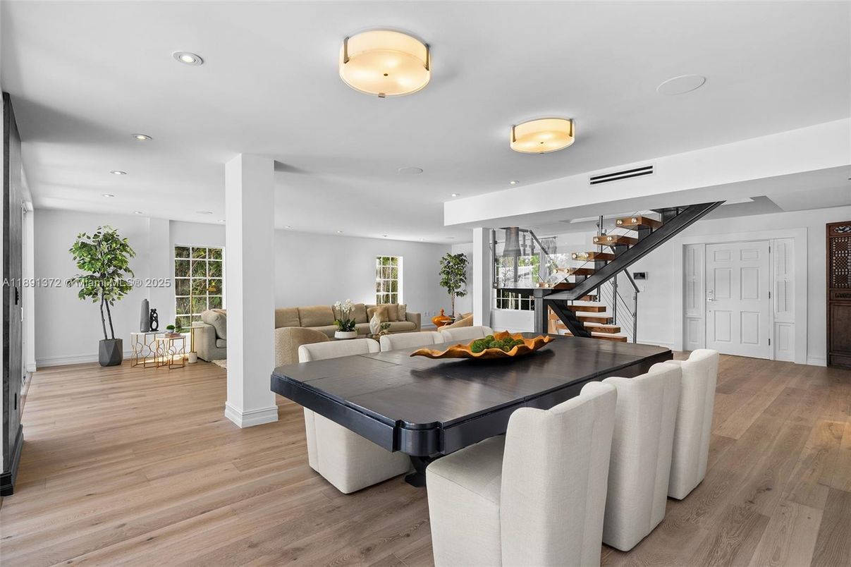 Dining room, Interior, Living room, Recessed Lighting, Wood Texture Flooring