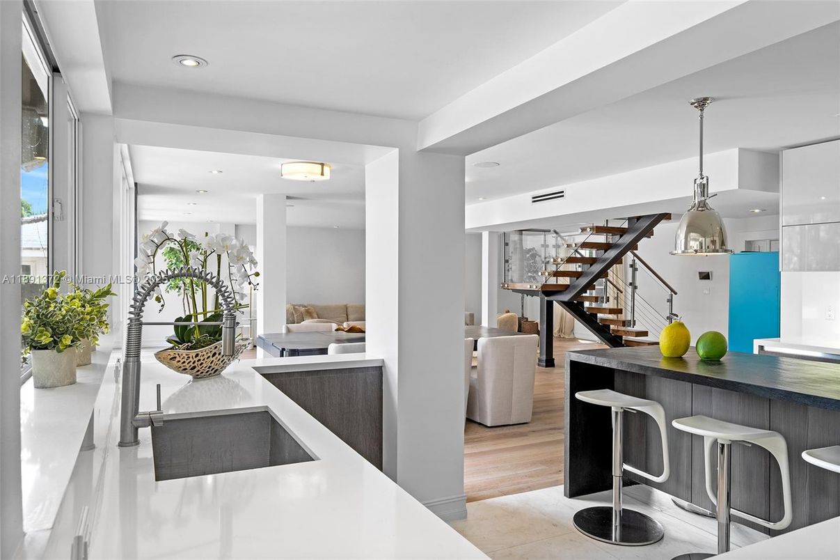 Interior, Pendant Lights, Recessed Lighting, Wood Texture Flooring