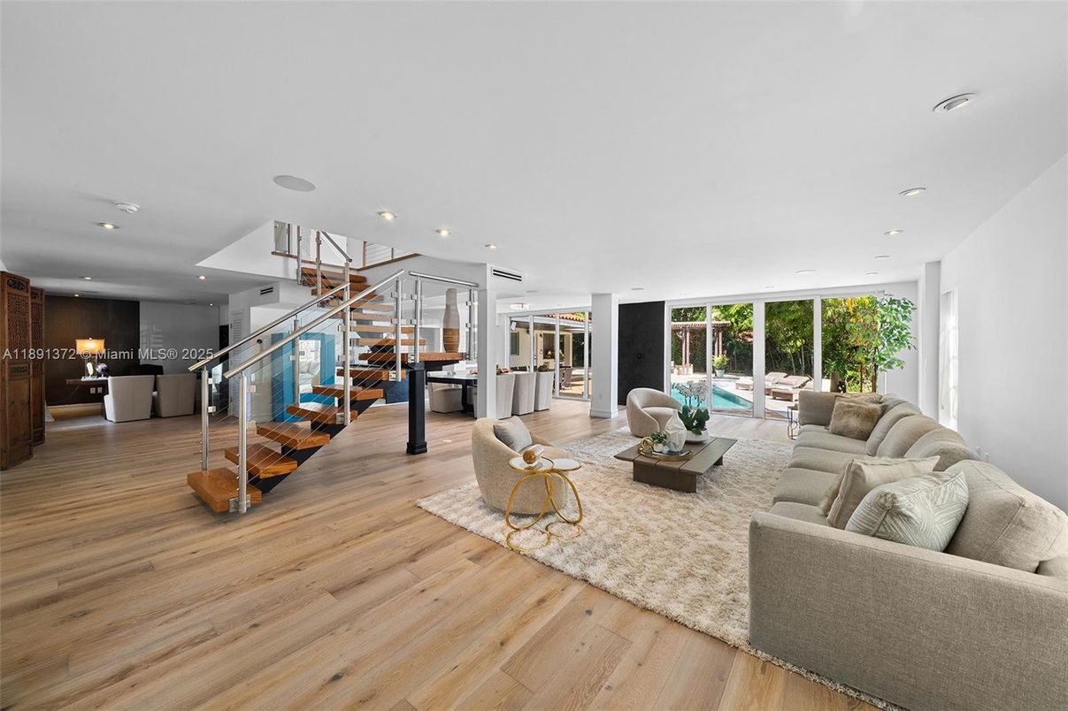 Interior, Living room, Recessed Lighting, Wood Texture Flooring