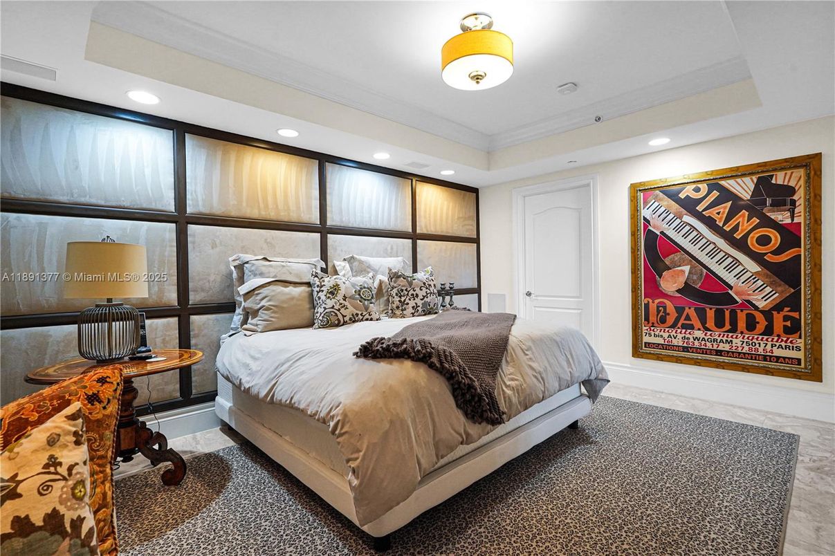 Bedroom, Interior, Recessed Lighting