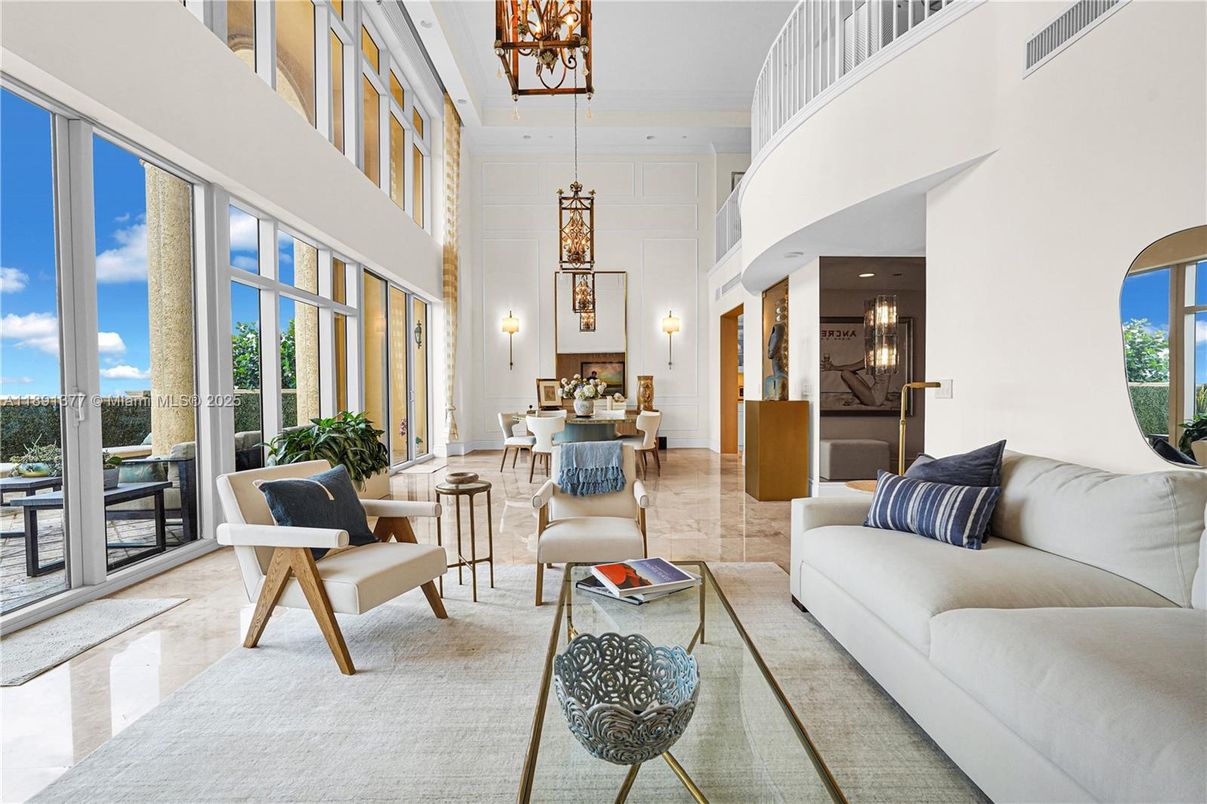 Dining room, Interior, Living room, Pendant Lights