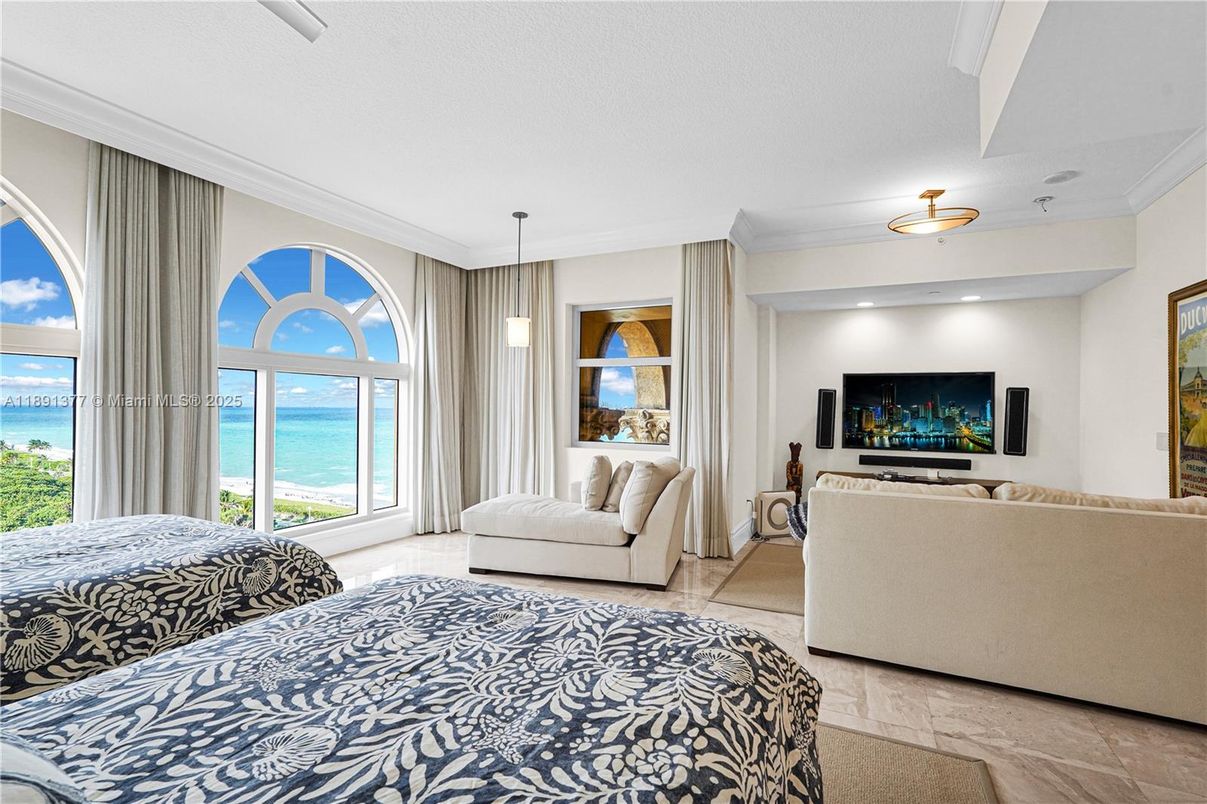 Bedroom, Interior, Pendant Lights, Recessed Lighting, Water