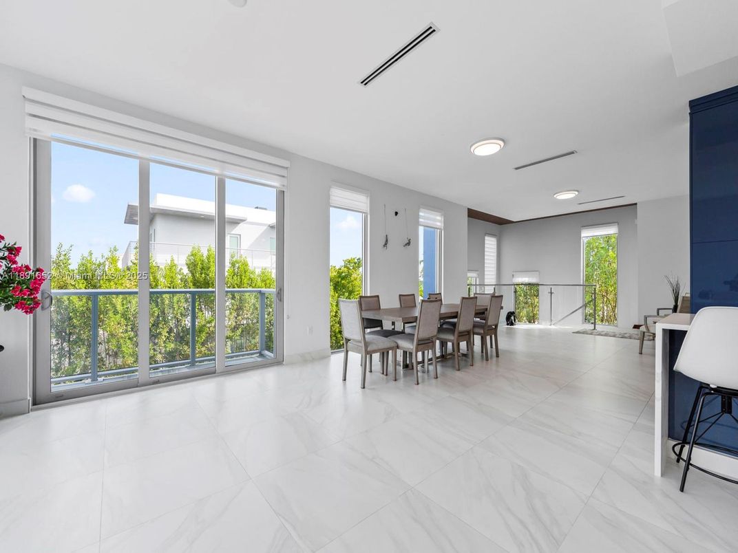 Dining room, Interior, Marble, Recessed Lighting