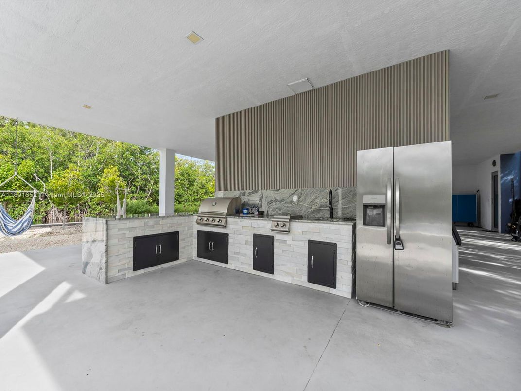 Exterior, Outdoor Kitchen
