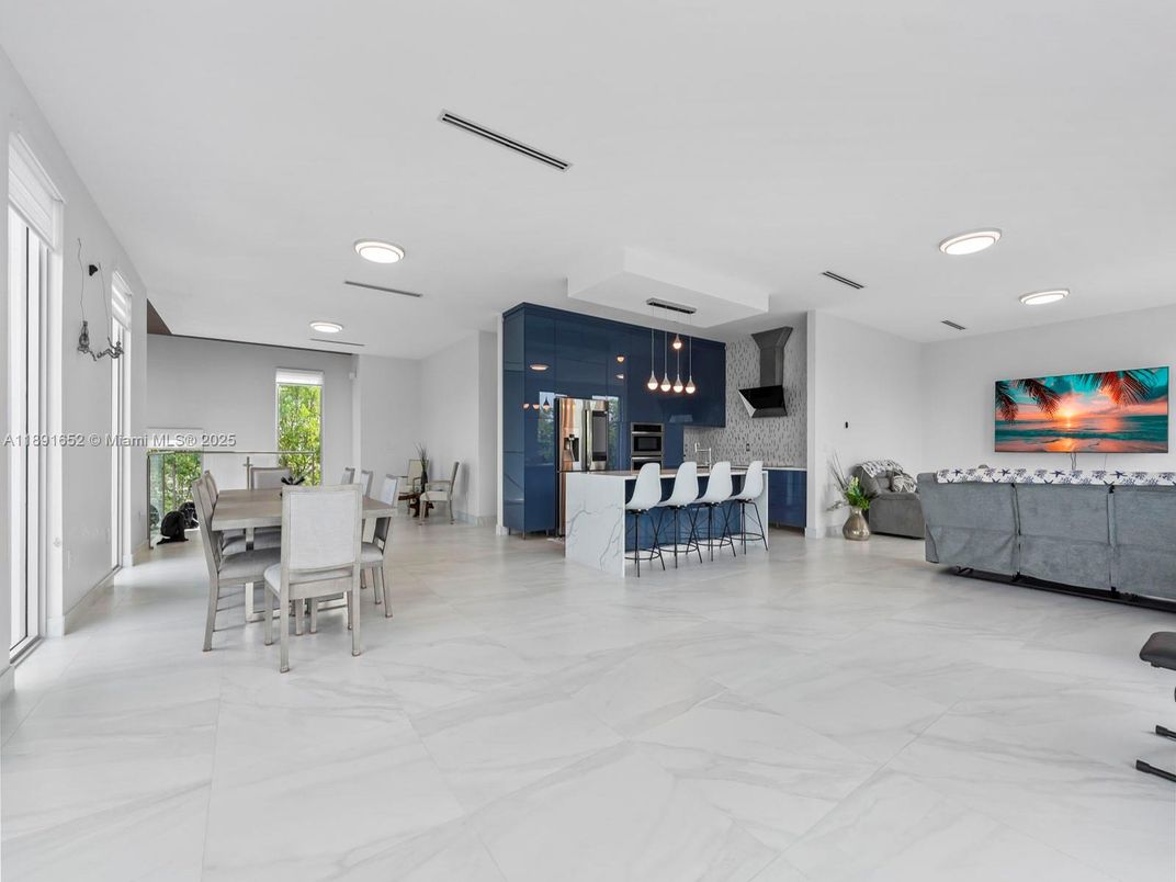 Dining room, Interior, Kitchen, Living room, Marble, Pendant Lights, Recessed Lighting