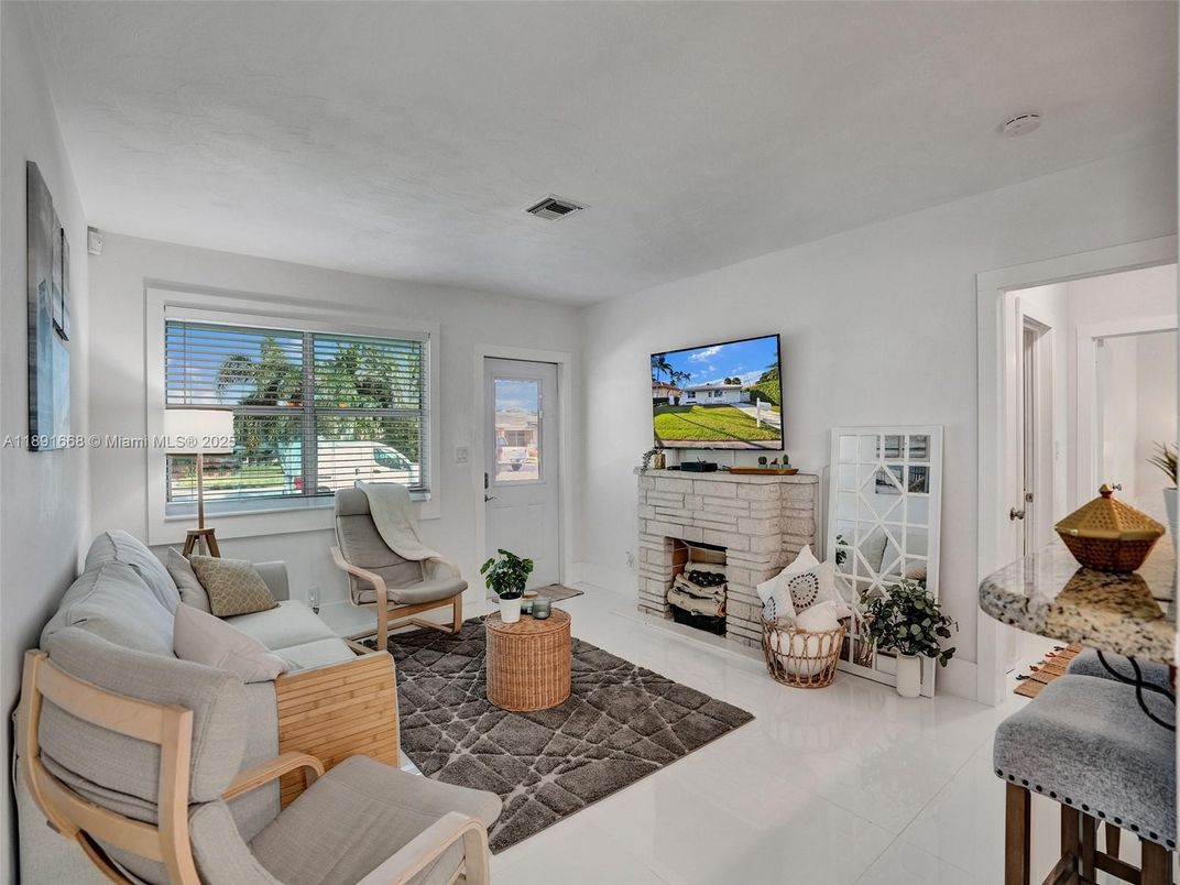 Fireplace, Interior, Living room