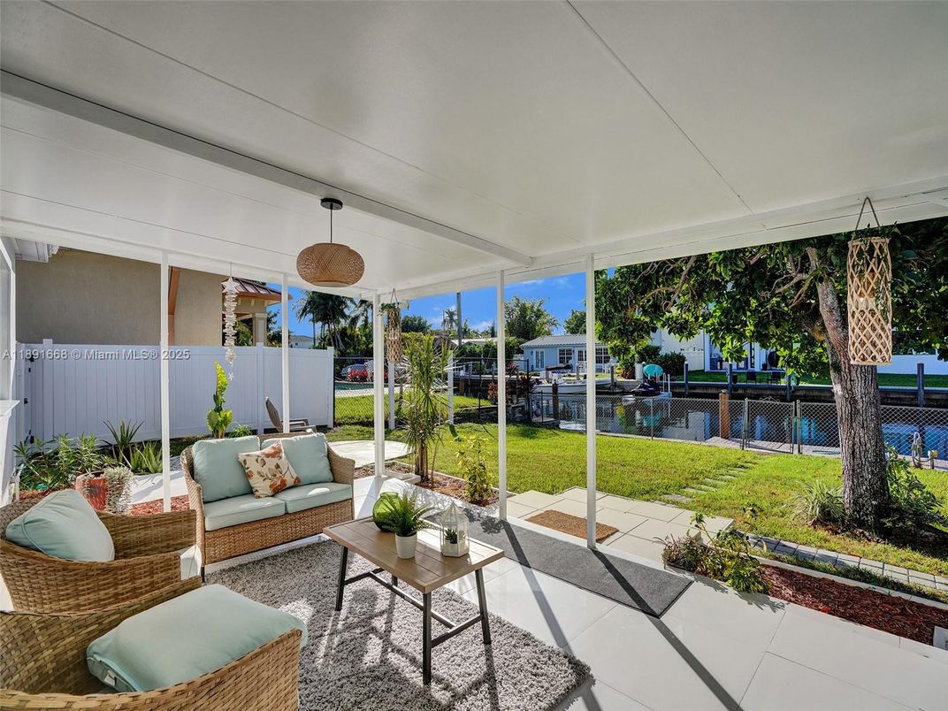 Exterior, Living room, Sun Room, Water