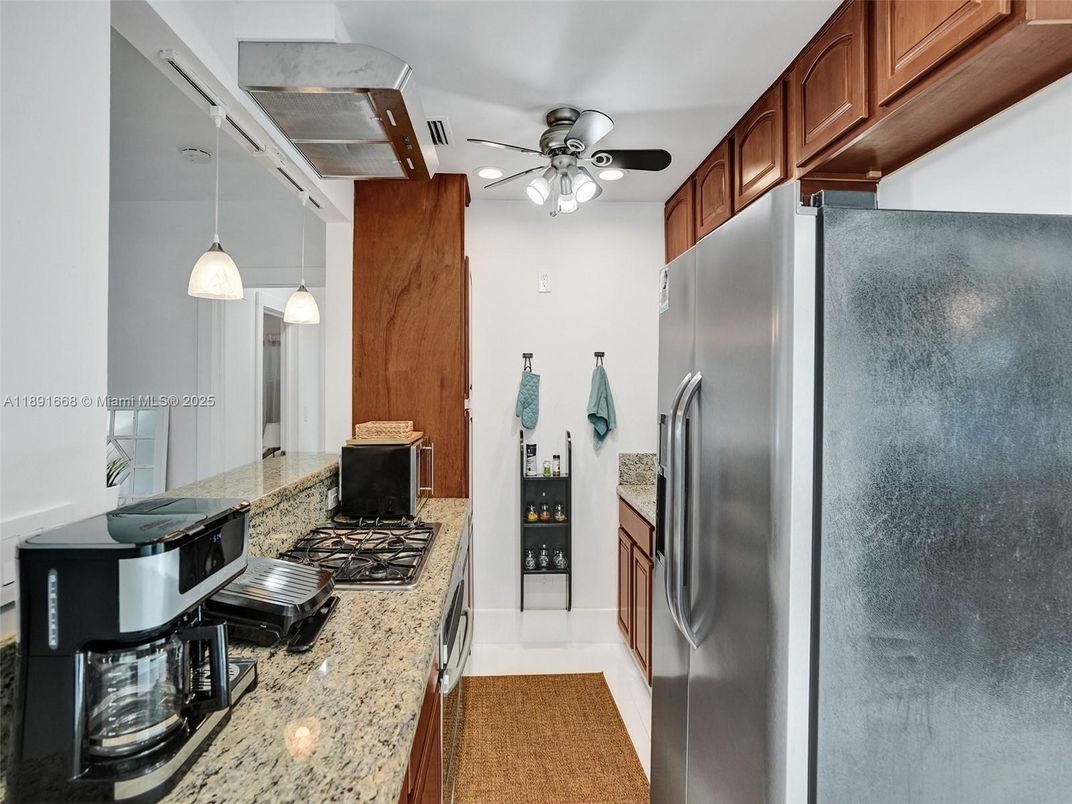 Interior, Kitchen, Pendant Lights, Recessed Lighting