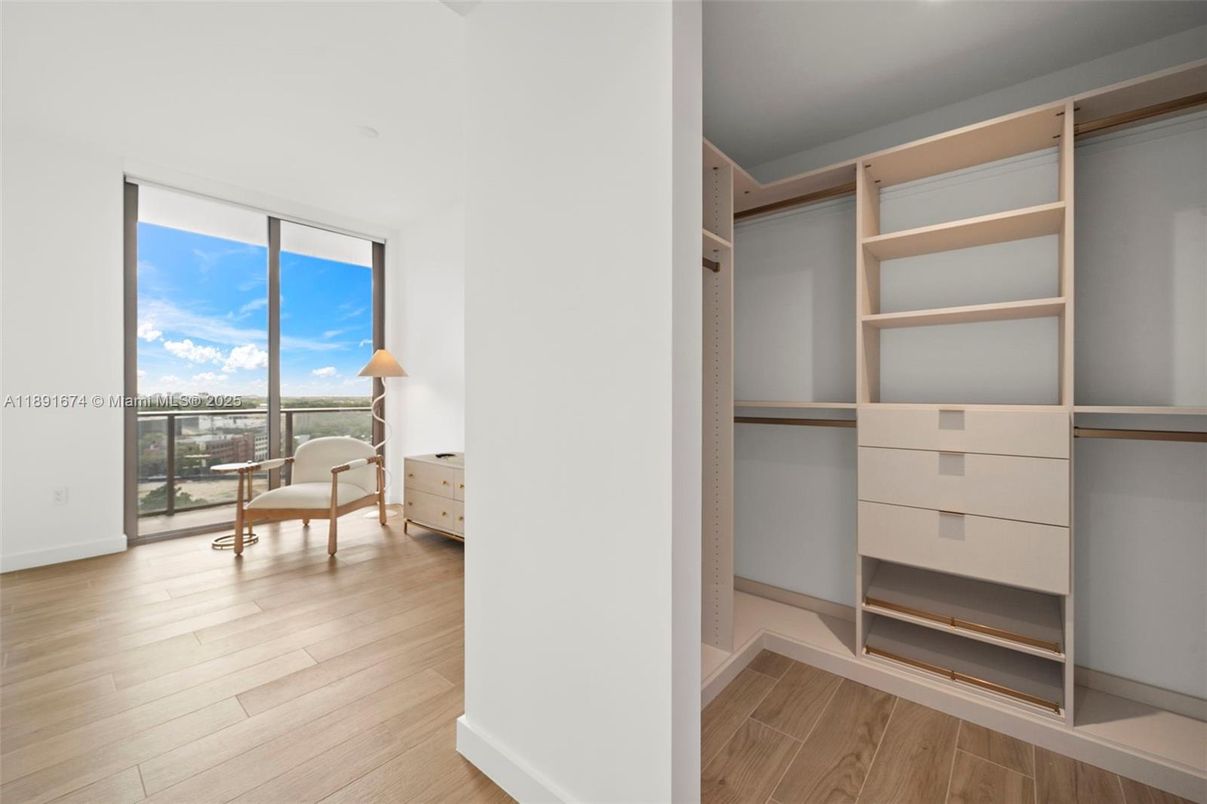 Interior, Walk-in Closets, Wood Texture Flooring