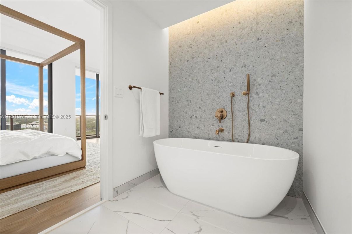 Bathroom, Free Standing Baths, Interior, Marble, Water