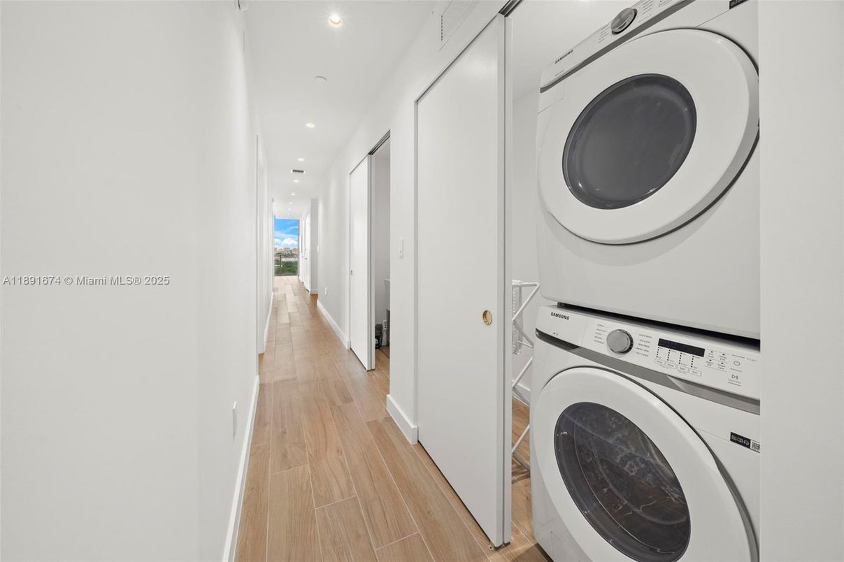 Interior, Recessed Lighting, Utility Closets, Washer, Wood Texture Flooring