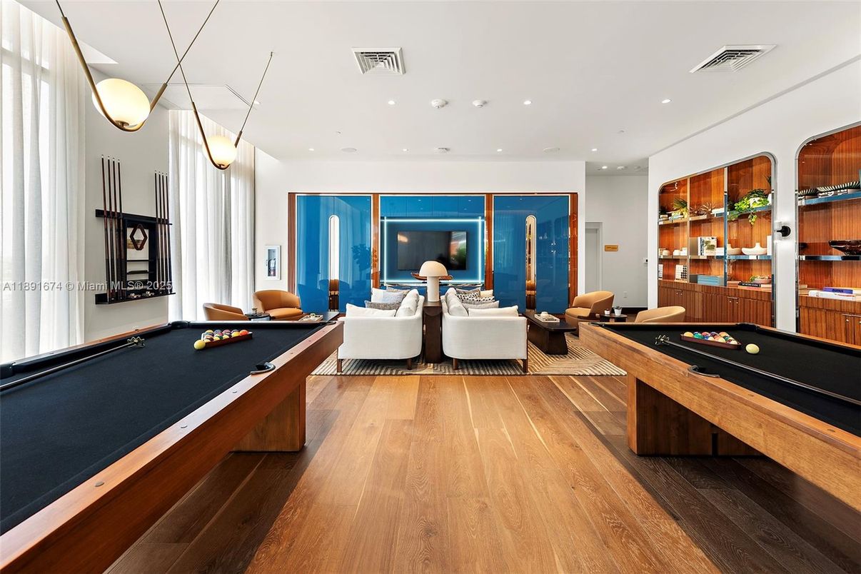 Billiard Table, Game Room, Interior, Living room, Recessed Lighting, Wood Texture Flooring
