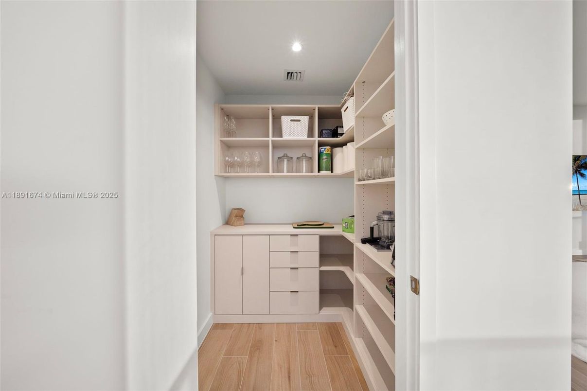 Interior, Recessed Lighting, Wood Texture Flooring