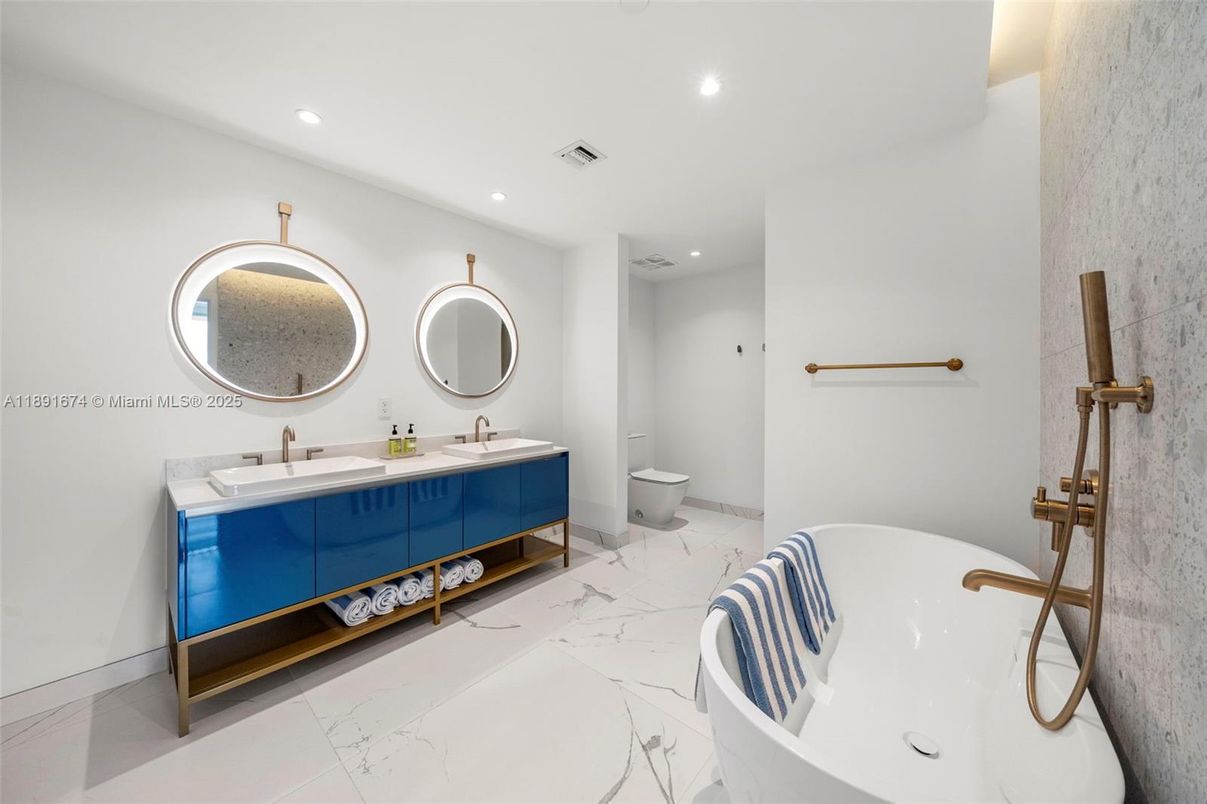 Bathroom, Dual Sink Vanities, Free Standing Baths, Interior, Marble, Recessed Lighting