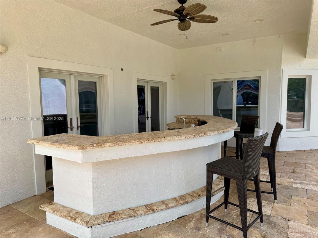 Exterior, Outdoor Kitchen